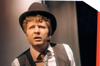 Жизнь входит в берега